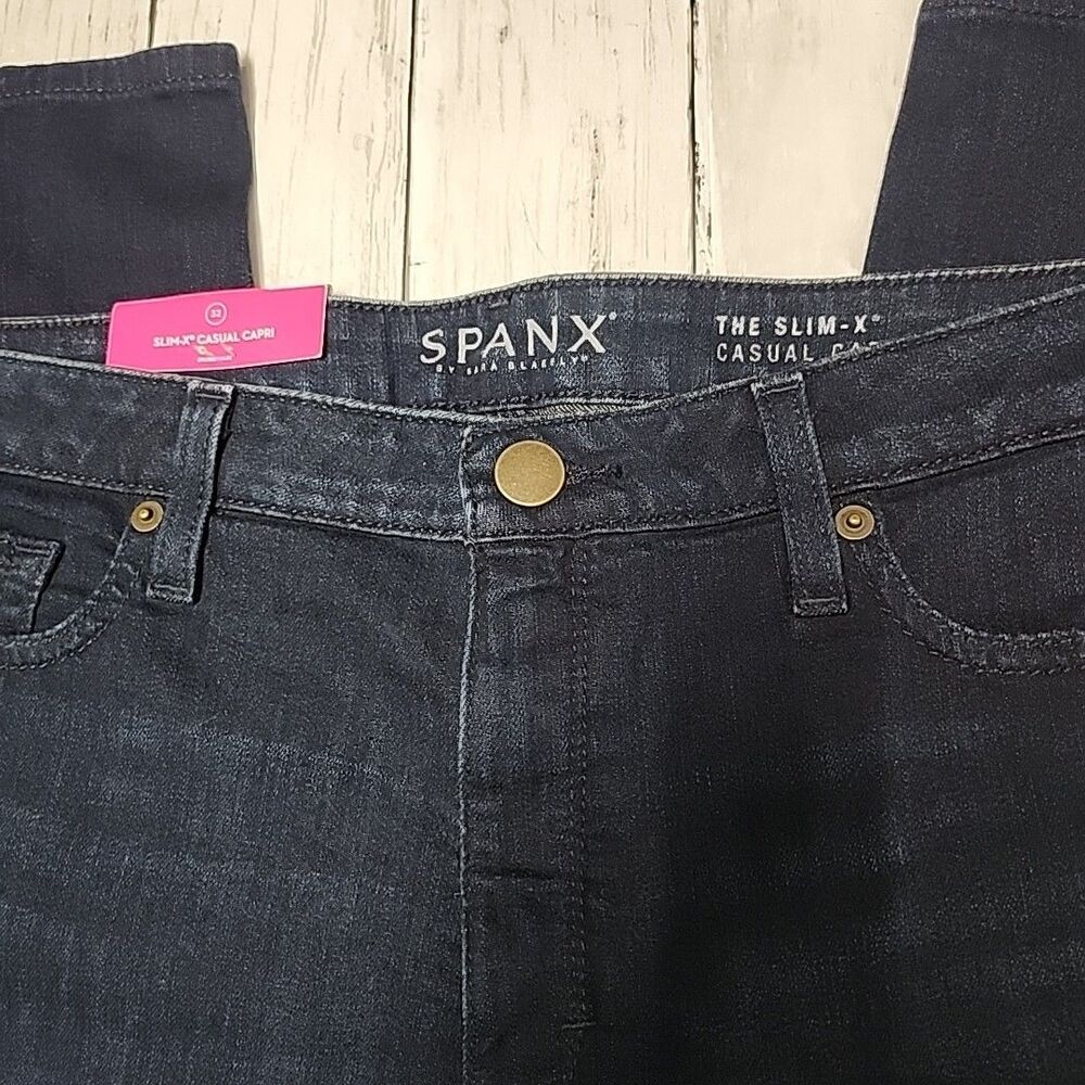 Spanx NWT Womens Size 32 Slim-X Casual Cropped Capri Jeans Shaping - Picture 3 of 13